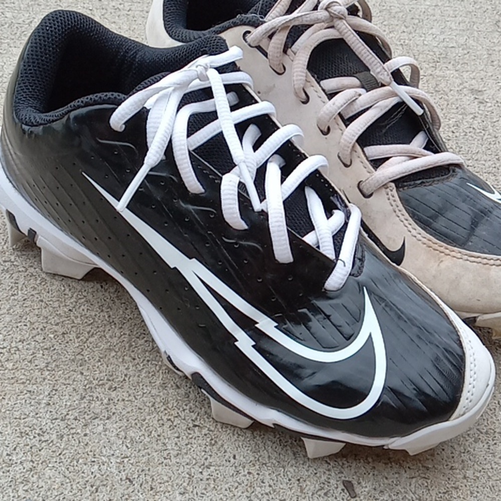 Girls softball cleats